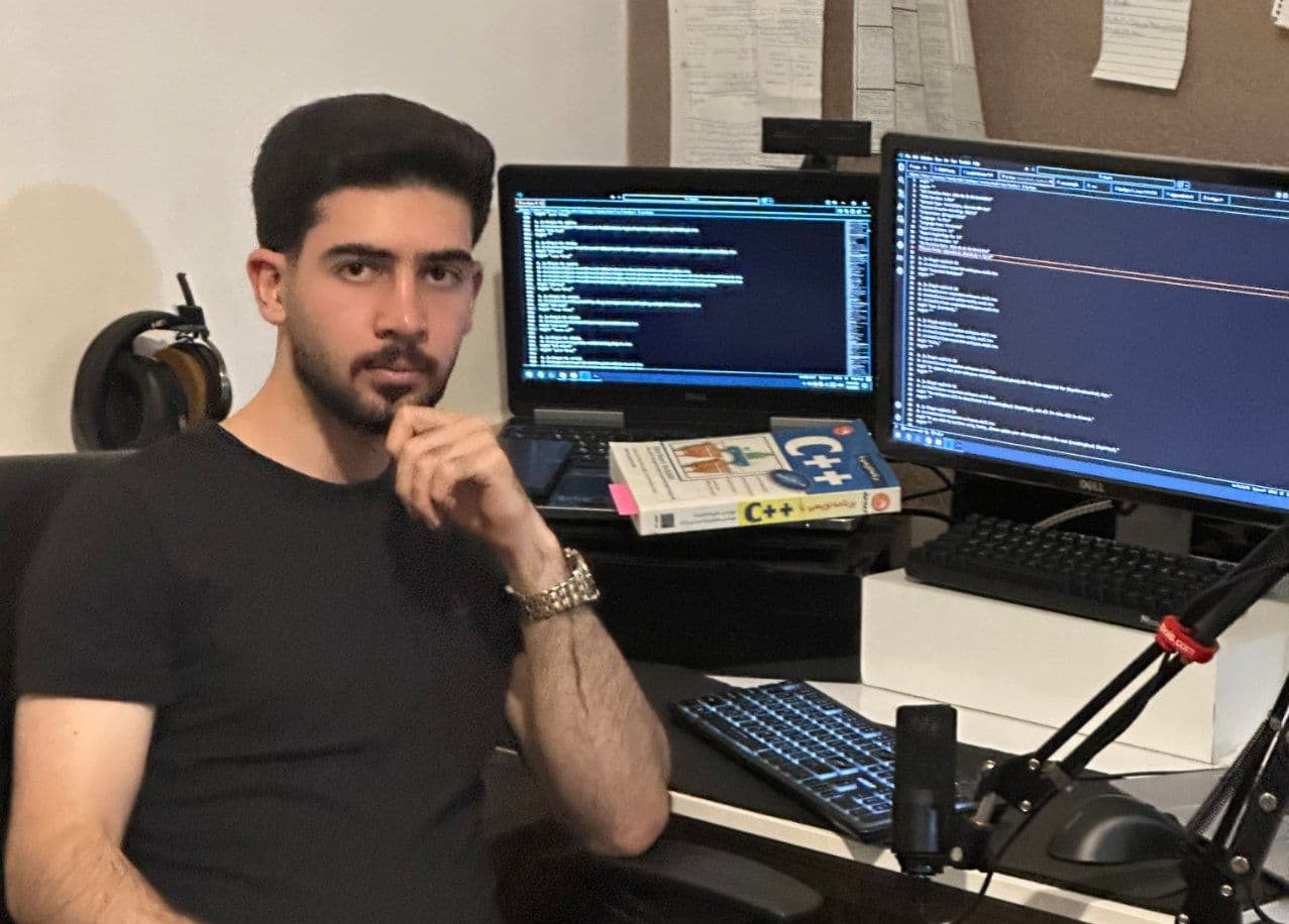 محمد عزتی — مدیر ارتباطات و استقرار